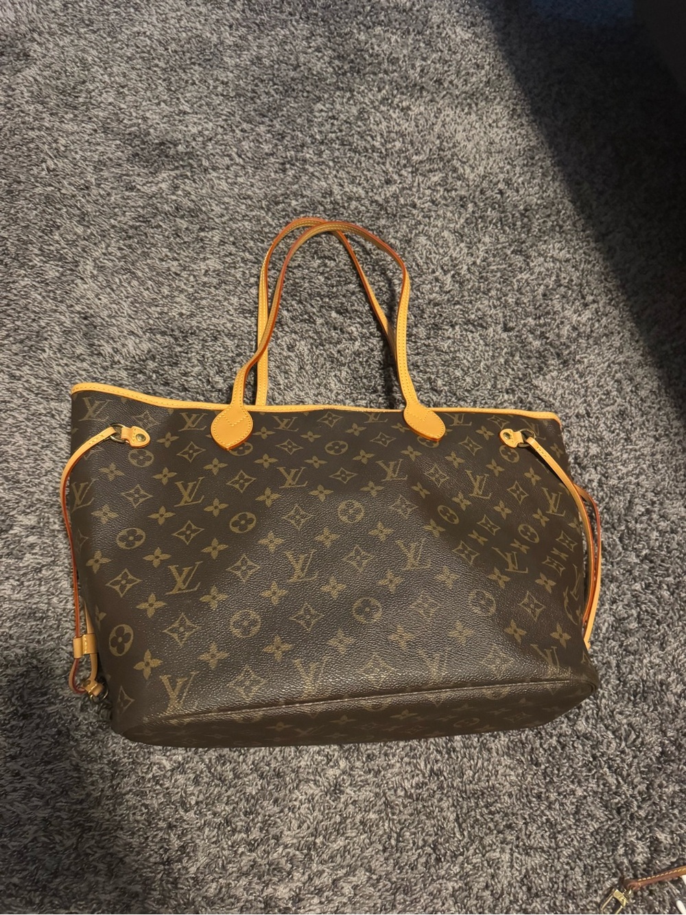 Louis Vuitton Monogram Neverfull MM Canvas Tote with Vachetta Trim